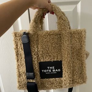 Marc Jacob’s tote ✨✨✨